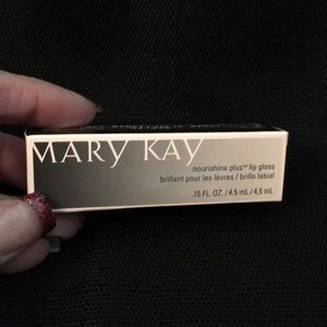 Nourishine Plus ..lip gloss